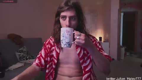 julian_cassablanca online show from June 11, 2026, 3:04 am