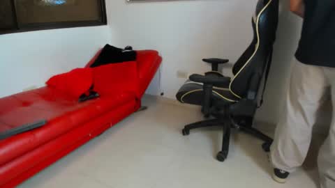 julian_wallace online show from February 28, 2026, 8:21 pm