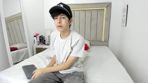 Julian online show from January 5, 2026, 7:17 pm