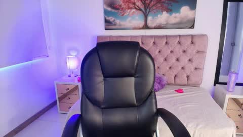  JULIANA CASTRO online show from March 25, 2026, 11:38 am