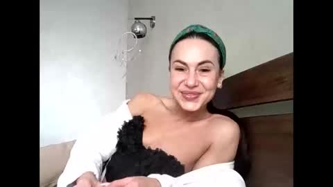 julianagold1 online show from March 28, 2026, 12:16 pm
