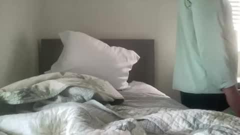 juliangregory9009 online show from May 24, 2026, 10:37 pm