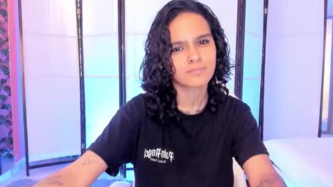 julianne_7 online show from February 9, 2026, 8:35 pm