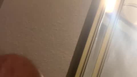 julianshade online show from April 18, 2026, 9:57 am