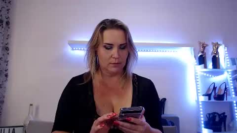 Snapshot of juliapink6 chatting on March 2, 2025, 9:54 pm Julia online show from March 2, 2025, 9:54 pm