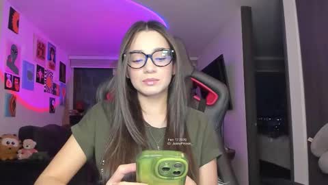 Jeimy Help me to reach 100 thumbs up online show from February 13, 2026, 1:12 am