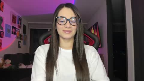 Snapshot of julidavila chatting on June 23, 2026, 1:58 am Jeimy Help me to reach 100 thumbs up online show from June 23, 2026, 1:58 am