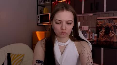 julidropp online show from February 13, 2026, 6:37 pm