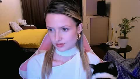 Julie online show from March 18, 2026, 2:09 pm