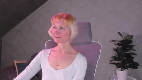 Snapshot of julie_lucasss chatting on March 28, 2026, 9:09 am Julie Lucasss online show from March 28, 2026, 9:09 am