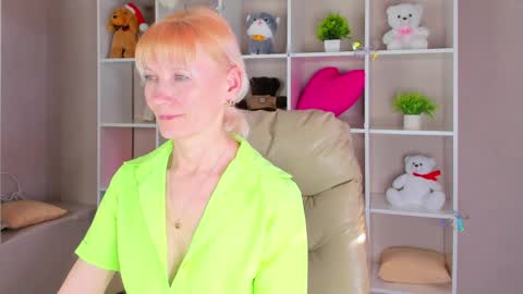 Snapshot of julie_lucasss chatting on March 31, 2026, 9:21 am Julie Lucasss online show from March 31, 2026, 9:21 am