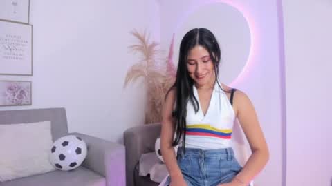 juliee_ross online show from June 23, 2026, 1:31 pm