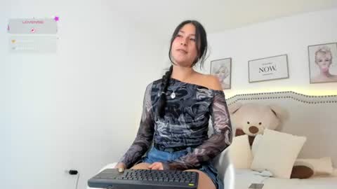 juliee_ross online show from July 6, 2026, 3:03 pm