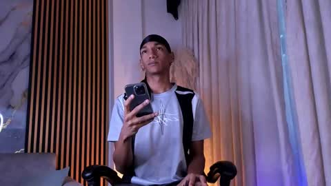 Julien online show from March 13, 2026, 11:28 am