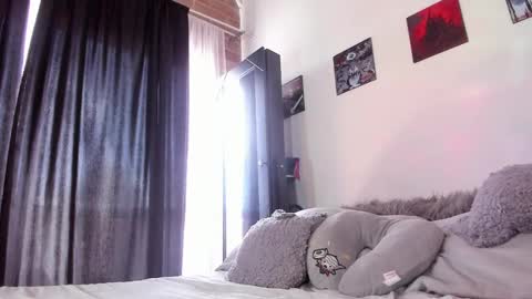 Snapshot of juliet_sourire chatting on February 7, 2025, 2:47 pm juliet_sourire online show from February 7, 2025, 2:47 pm