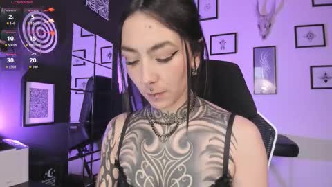 juliet_sourire online show from March 3, 2026, 3:51 pm