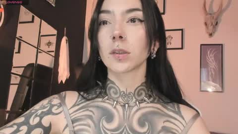 Snapshot of juliet_sourire chatting on May 13, 2026, 3:53 pm juliet_sourire online show from May 13, 2026, 3:53 pm