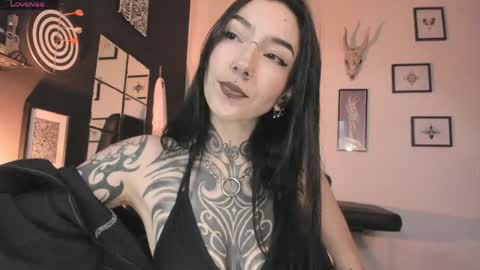 Snapshot of juliet_sourire chatting on May 15, 2026, 1:51 pm juliet_sourire online show from May 15, 2026, 1:51 pm