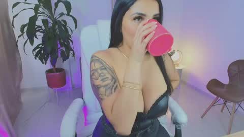 Julieta92  online show from April 11, 2026, 10:03 pm