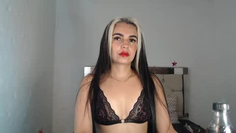 Snapshot of julieta__fox_ chatting on January 12, 2025, 3:17 am julieta__fox_ online show from January 12, 2025, 3:17 am