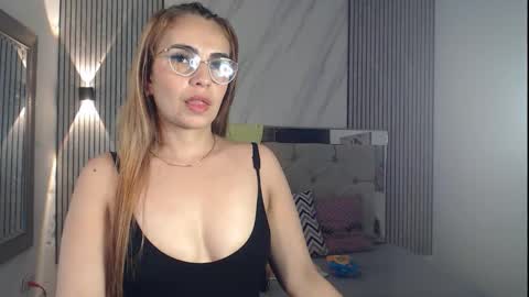 Snapshot of julieta__fox_ chatting on September 14, 2025, 2:44 am julieta__fox_ online show from September 14, 2025, 2:44 am