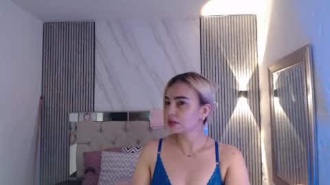 julieta__fox_ online show from May 12, 2026, 4:26 pm
