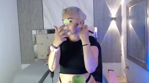 Snapshot of julieta__fox_ chatting on July 11, 2026, 7:49 pm julieta__fox_ online show from July 11, 2026, 7:49 pm
