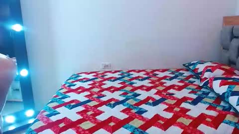 julieta art1 online show from October 19, 2025, 9:04 pm