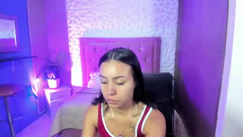 julieta_fn online show from June 15, 2026, 1:24 pm