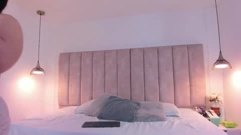 Snapshot of julieta_jane_ chatting on October 15, 2025, 3:39 am Julieta online show from October 15, 2025, 3:39 am