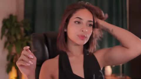Snapshot of julieta_valencia chatting on July 10, 2026, 12:59 am julieta_valencia online show from July 10, 2026, 12:59 am