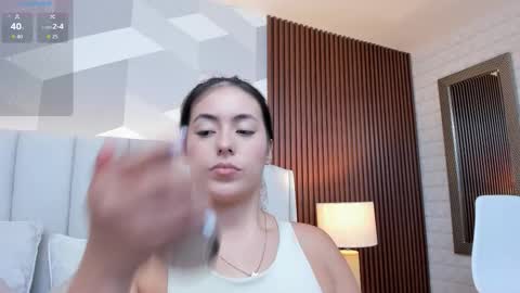 Julieta Santos online show from October 27, 2025, 6:45 pm