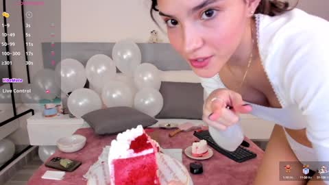 Snapshot of julietastong chatting on December 17, 2024, 2:12 am Juliana online show from December 17, 2024, 2:12 am