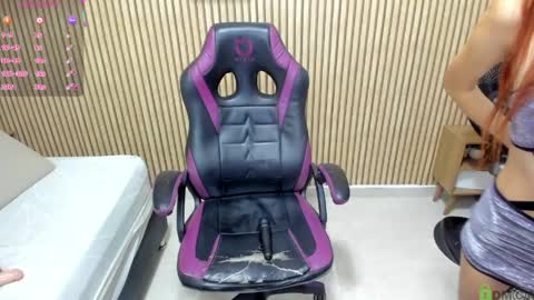 Julieth  online show from April 23, 2026, 2:08 pm