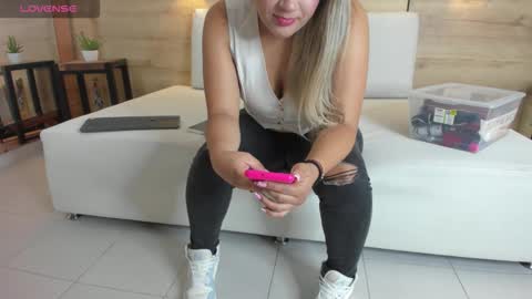 Snapshot of julietha_taylor chatting on October 14, 2025, 3:18 am Julietha online show from October 14, 2025, 3:18 am