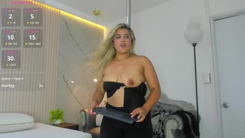 Snapshot of julietha_taylor chatting on October 17, 2025, 11:18 pm Julietha online show from October 17, 2025, 11:18 pm