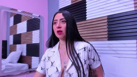 Snapshot of juliethcruz chatting on November 23, 2025, 12:38 pm online show from November 23, 2025, 12:38 pm