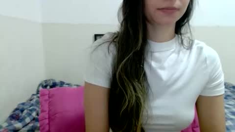 julietolentino_silva online show from October 19, 2025, 6:30 pm