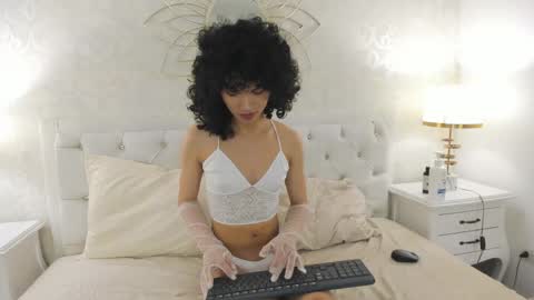 julietta    online show from May 2, 2026, 12:54 pm