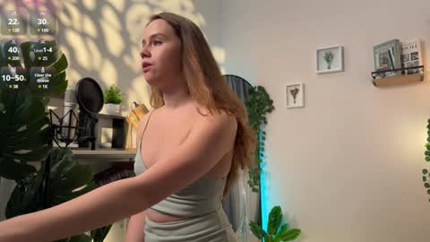 Snapshot of juliette_junson chatting on December 17, 2024, 7:37 pm Julie online show from December 17, 2024, 7:37 pm