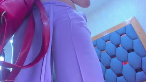 Snapshot of juliette_pretty_ chatting on July 11, 2026, 7:05 pm juliette_pretty_ online show from July 11, 2026, 7:05 pm