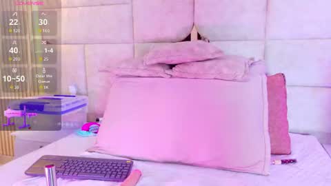juliia01 online show from June 19, 2026, 2:49 am
