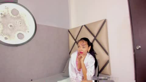 Snapshot of julitraviesa chatting on April 10, 2026, 12:21 pm julitraviesa online show from April 10, 2026, 12:21 pm