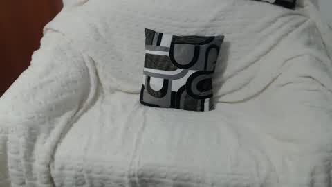 Julie online show from December 14, 2025, 7:58 am