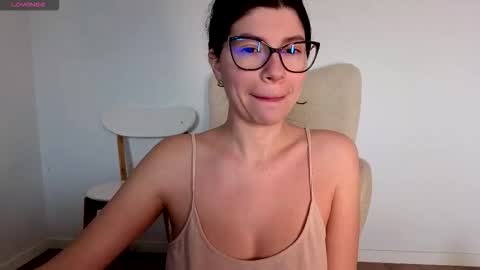 Jully online show from December 17, 2025, 9:37 am