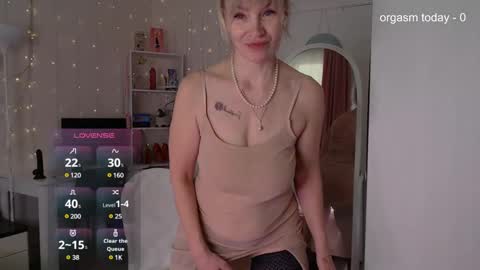 Julia online show from February 27, 2025, 5:24 am