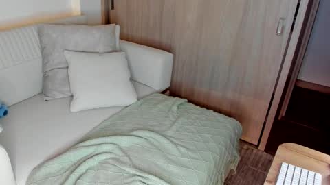 july_correa online show from January 17, 2026, 11:19 pm