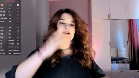 Snapshot of july_slowdive chatting on January 30, 2025, 9:04 am Julie online show from January 30, 2025, 9:04 am