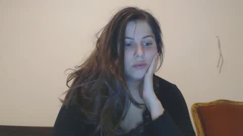 julyilovee online show from September 25, 2025, 5:16 pm