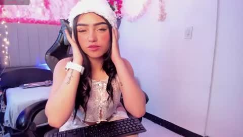 june__moon online show from June 26, 2026, 3:55 am